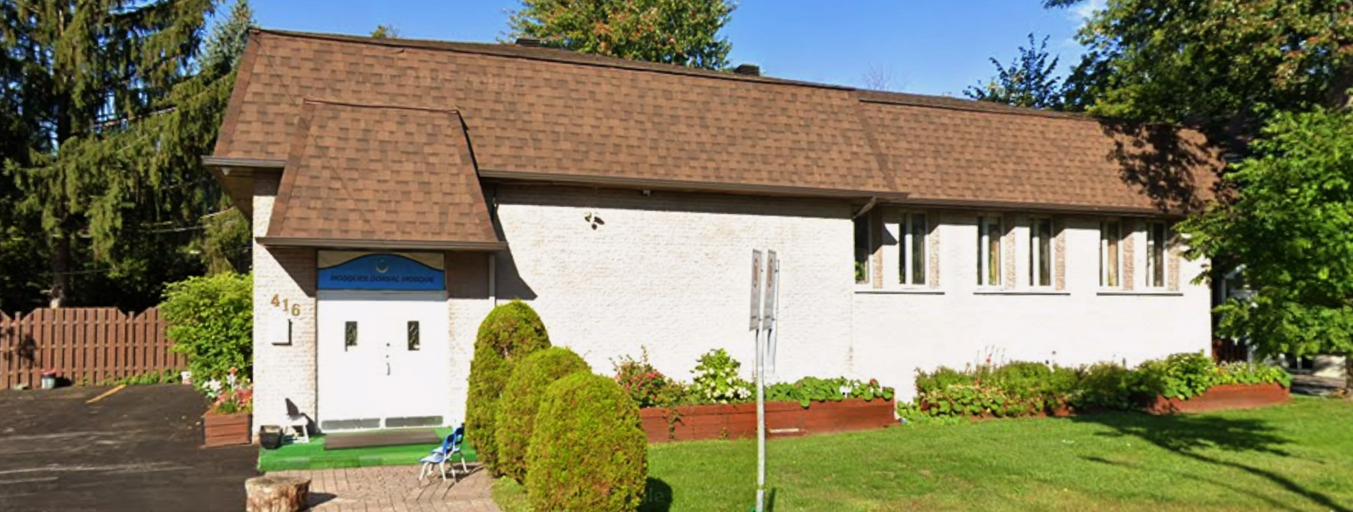 Exterior view of Association Musulmane Turque de Montréal Dorval building